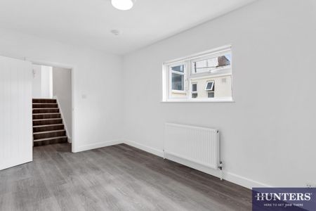 2 bedroom Flat To Let Total Size: 738 SQ FT - Photo 5