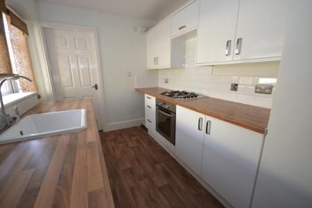 2 bedroom Terraced House To Let - Photo 5