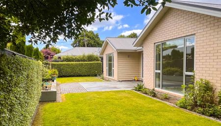 Space and location! 4 bedroom in Ilam - Photo 5