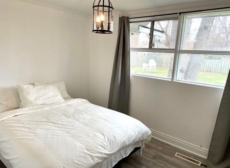 For Lease - 210 South Service Road, Mississauga, Ontario - Photo 4