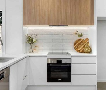 Brand New 4 Bedrooms | 2.5 Bathrooms in Rosehill - Photo 4