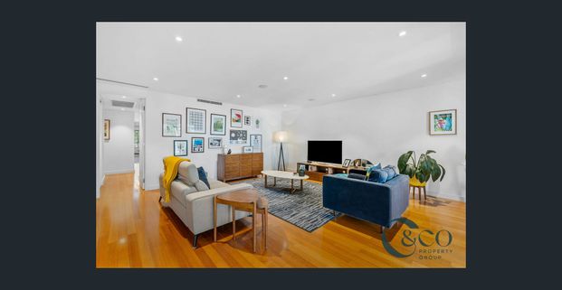 Luxury Ground Floor Apartment in Prime Location - Photo 1