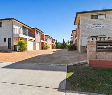 Modern Townhouse with Air Conditioning! - Photo 6