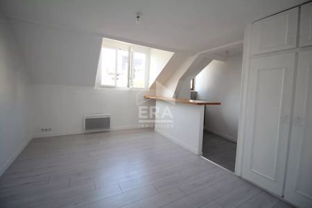 MELUN GARE - CHARMANT F3 EN DERNIER ETAGE - Photo 2