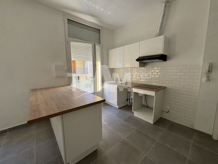 Location Appartement 2 pièces 47m² SETE 34200 - Photo 5