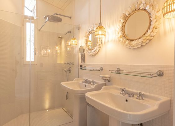 Rental Villa Bonifacio 9 Rooms 350 m² - Photo 1