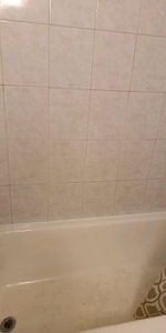 logement à louer 21/2 poêle, frigo inclus. chauffage électricité et eau chaude inclus. Pas d'animaux - Photo 3