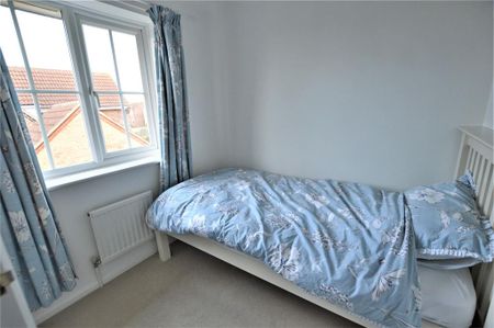 3 bedroom semi-detached house to rent - Photo 5