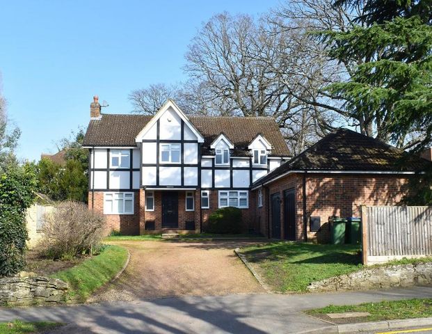 5 bedroom detached house to rent - Photo 1