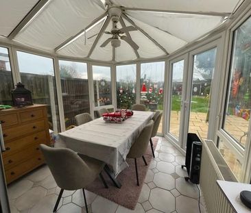 4 bedroom semi-detached house to rent - Photo 3