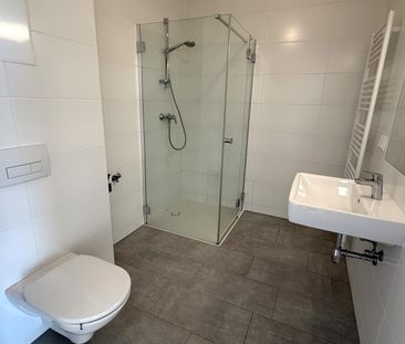 Kompakte + günstige Neubauwohnung mit MEGA-SÜD-LOGGIA (11,70m²) nah... - Photo 5