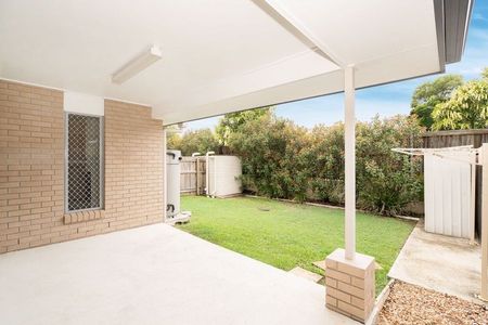 Charming Townhouse in Serene Warner Groves - Photo 5