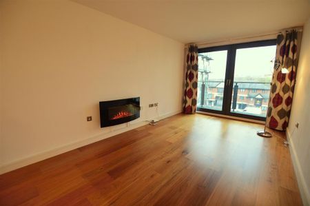 2 bedroom flat to rent - Photo 5
