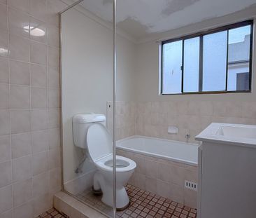 Modern 2 bed Apartment Living in Wentworthville - Photo 2