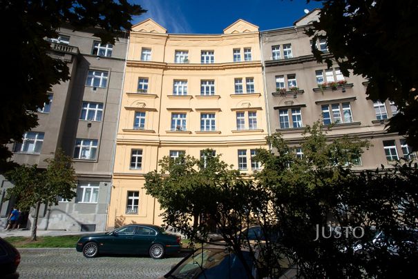 Pronájem bytu 2+1 78 m² - Photo 1