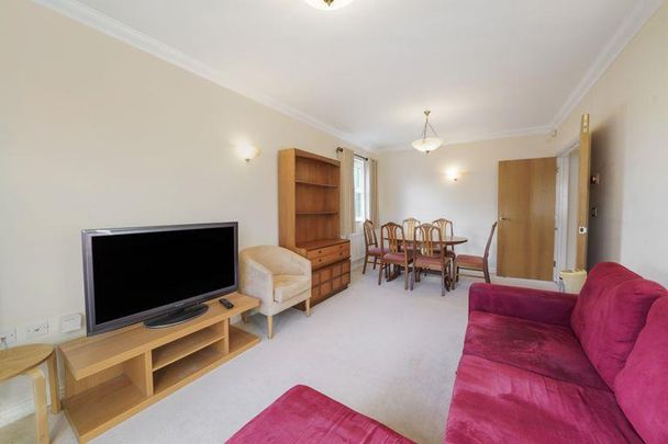 2 bedroom block of apartments to rent - Photo 1