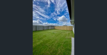 Welcome home to your new Home - Spacious 4 bedroom “Stradbroke” complete with a large backyard. - Photo 3