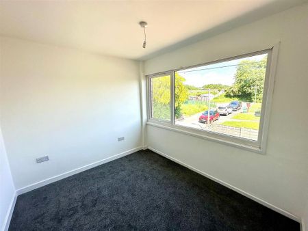 3 bedroom end of terrace house to rent - Photo 4