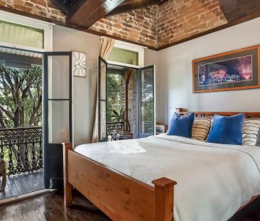 Stunning three bedroom terraced home - Photo 4