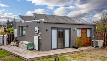 Gorgeous unit on Donegal Street - Photo 5