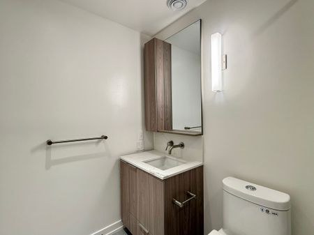 For Lease - 110 Broadway Avenue Unit# 419, Toronto, Ontario - Photo 2