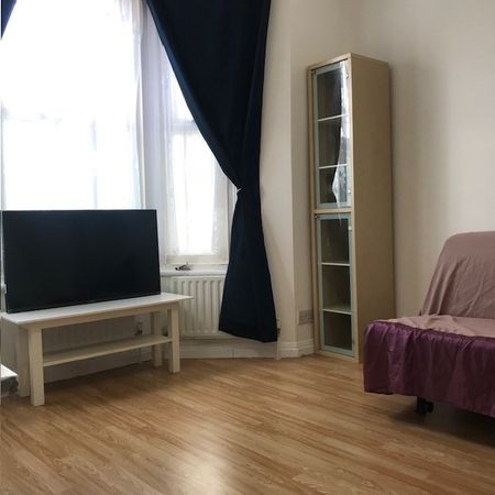 4 Bed Terraced House, Ramsay Road, E7 - Photo 2