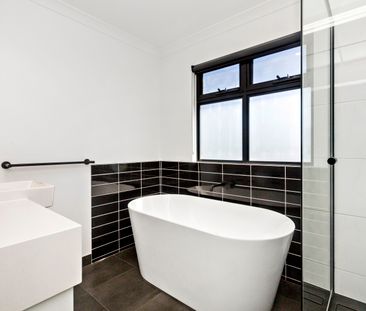 57a Castlewood Street, Bentleigh East VIC 3165 - Townhouse For Rent... - Photo 6