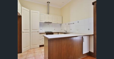 LOCATION & BIG ON SIZE! - Photo 4