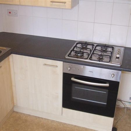 1 bedroom semi-detached house to rent - Photo 4