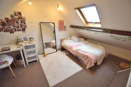 4 bedroom terraced house to rent - Photo 2