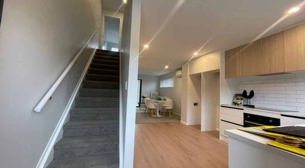 MANGERE BRIDGE, 3 BEDROOMS - Photo 1