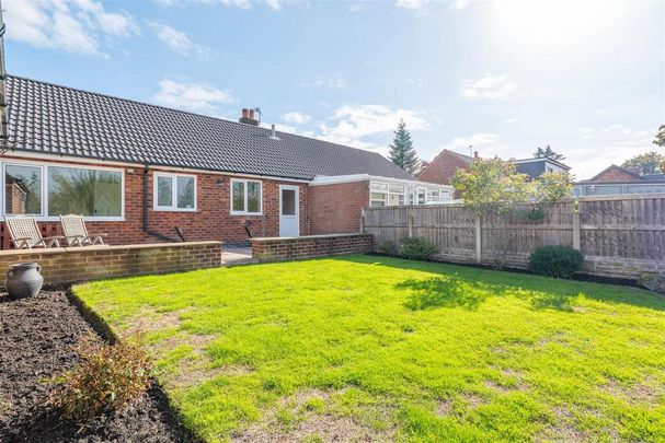3 bedroom bungalow to rent - Photo 1