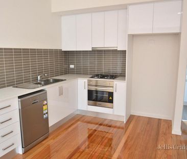 15/4-6 Winifred Street, Essendon - Photo 6