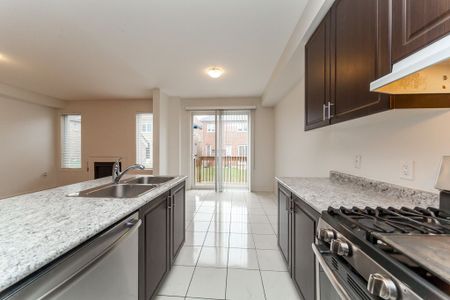 For Lease - 27 Vezna Crescent, Brampton, Ontario - Photo 4