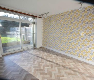 Banbury Road, Middleton, M24 - Photo 1