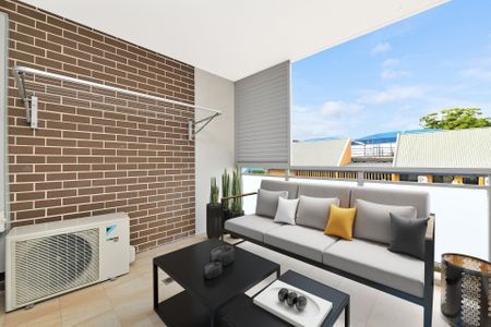 Large Two Bedroom Apartment - Photo 5