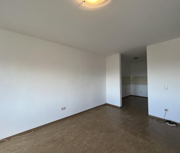 ACHTUNG REGISTRIERUNG BEI DER STADT NÖTIG! Nur für Gießener Seniorinnen & Senioren: Gemütliche und helle 2 Zimmer-Wohnung mit Balkon, Curtmannstr. 38, Gießen - Photo 3