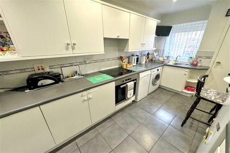 Caistor Close, Lordshill, SO16 - Photo 3