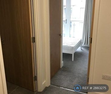 1 bedroom flat to rent - Photo 2