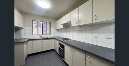 TWO STOREY TOWNHOUSE STYLE APARTMENT - Photo 4