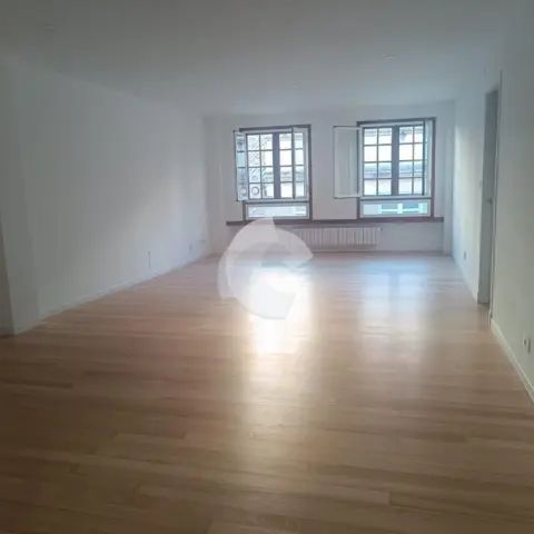 Piso en alquiler en Centro - Photo 1