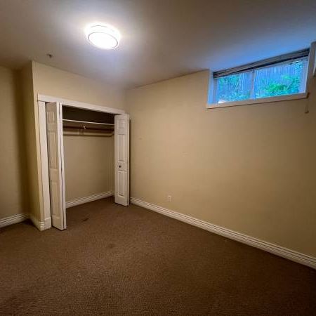 Spacious 2 Bedroom Garden Apt close to Pacific Spirit Park & UBC & Tr - Photo 1