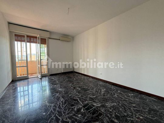 Quadrilocale via Spina 5, Mazzini - Fossolo, Bologna - Photo 1