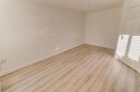 3 BED House To rent - Photo 2