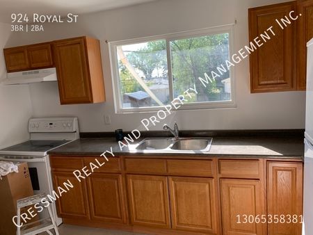 2 Bedroom Main Floor Unit in Rosemont - Photo 5