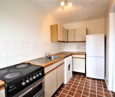 Latimer Close, Woking - 1 bedroomProperty for lettings - Seymours - Photo 2