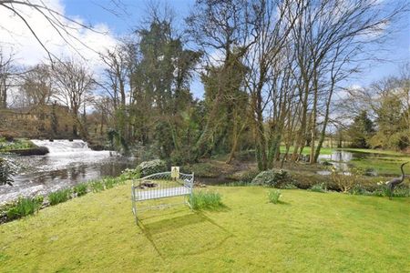 Flat to rent - Old Mill Close, Dartford, DA4 - Photo 4