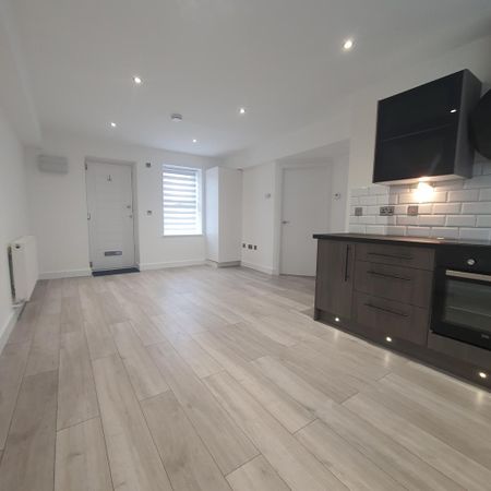 2 bedroom flat to rent - Photo 5