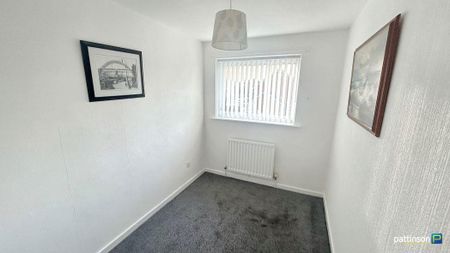 2 bed terraced house to rent in NE64 - Photo 3