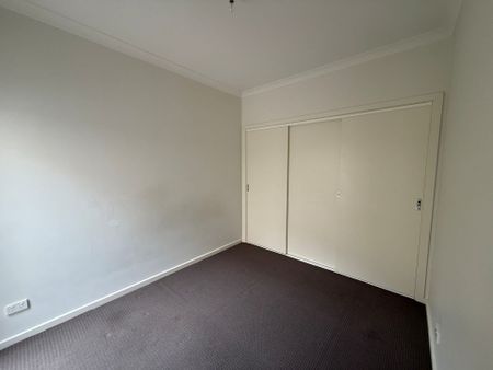 Please contact catie@sweeneyea.com.au for private inspections. - Photo 4